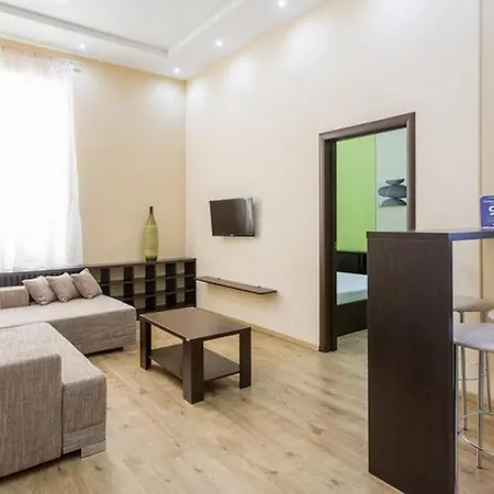 Aparton Nezavisimosti Pr., 18 * Minsk